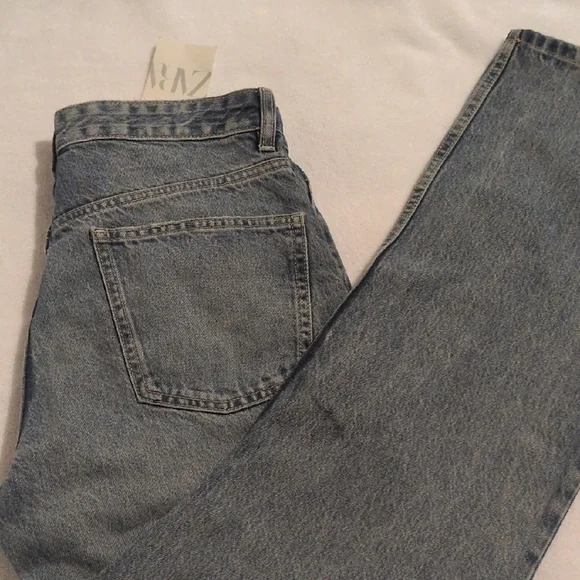 Zara Blue Relaxed Jeans for Effortless Style - Picture 5 of 5